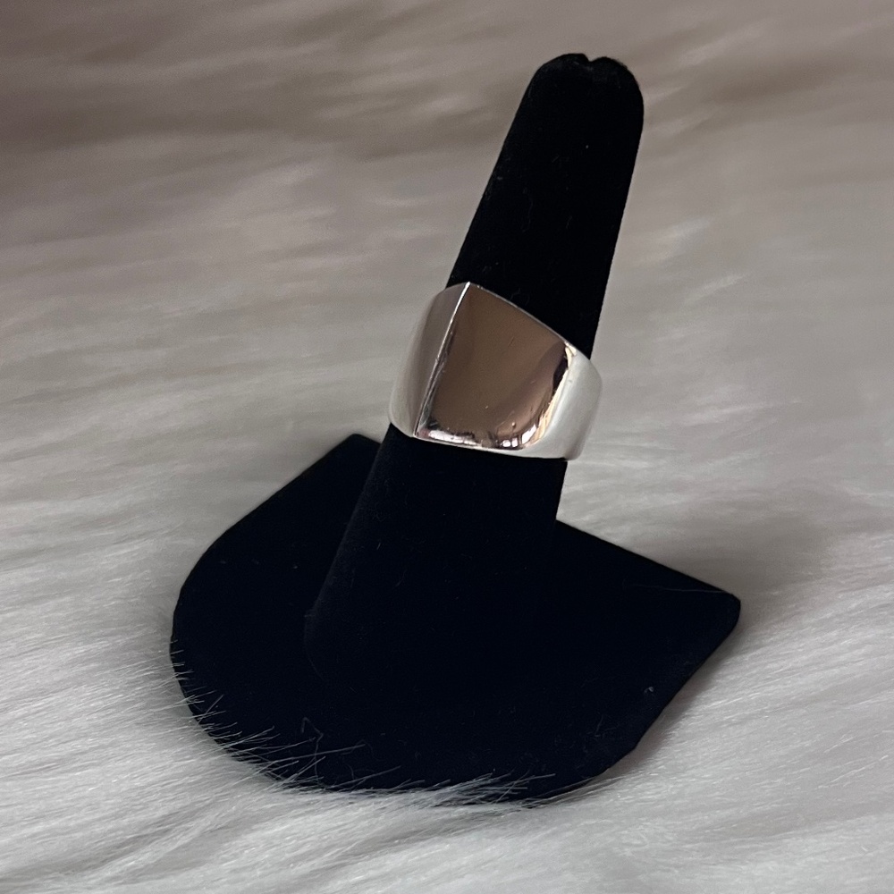 925 Sterling Silver Ring - Size 8